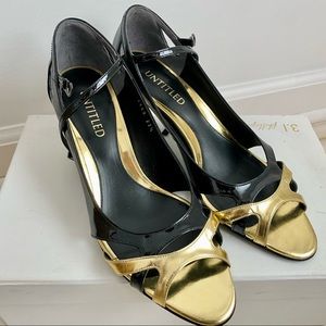 Untitlted women’s sandals size 6.5